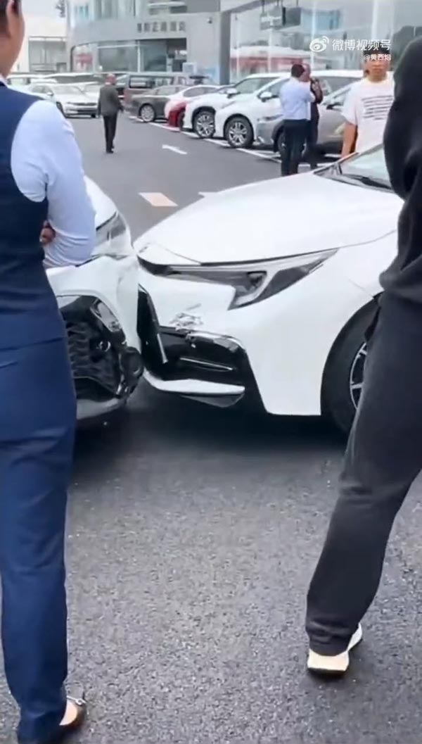 ออกรถใหม่ ขับป้ายแดงชน