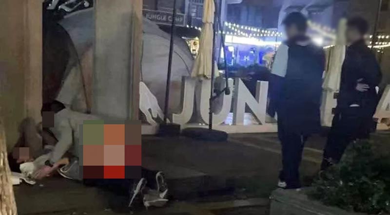 คู่รักมีเซ็กส์กลางแจ้ง