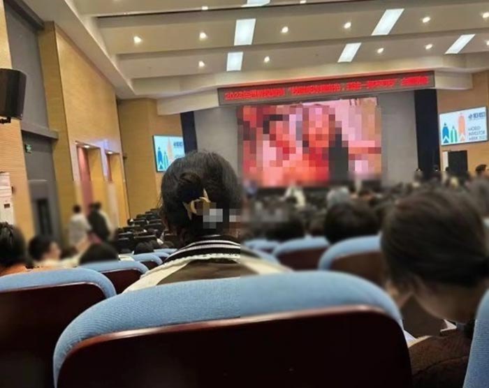 คลิปลับหลุดกลางห้องเรียน