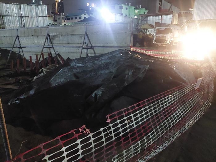 รถบรรทุกทำถนนยุบ