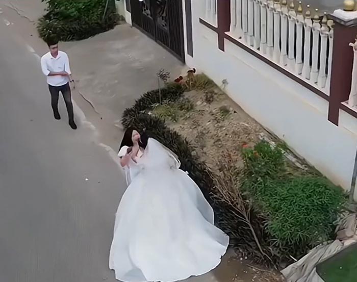 เจ้าสาววิ่งร้องไห้