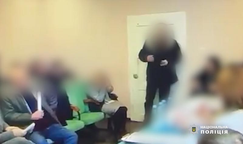 นักการเมืองยูเครน โยนระเบิดกลางที่ประชุม