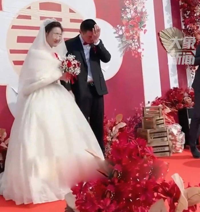 เจ้าบ่าวร้องไห้กลางงานแต่ง