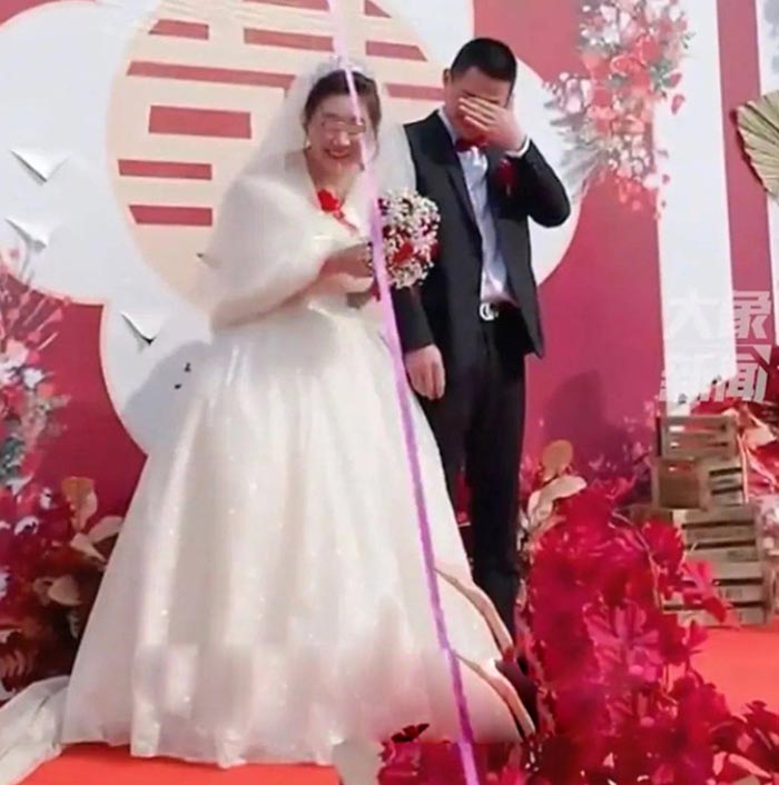 เจ้าบ่าวร้องไห้กลางงานแต่ง