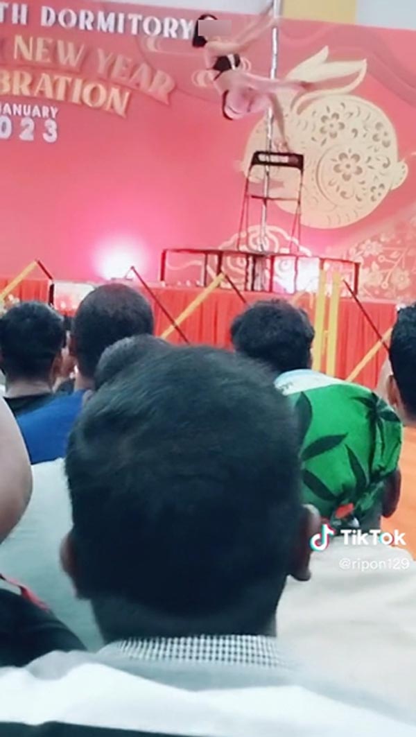 เต้นรูดเสา งานตรุษจีน