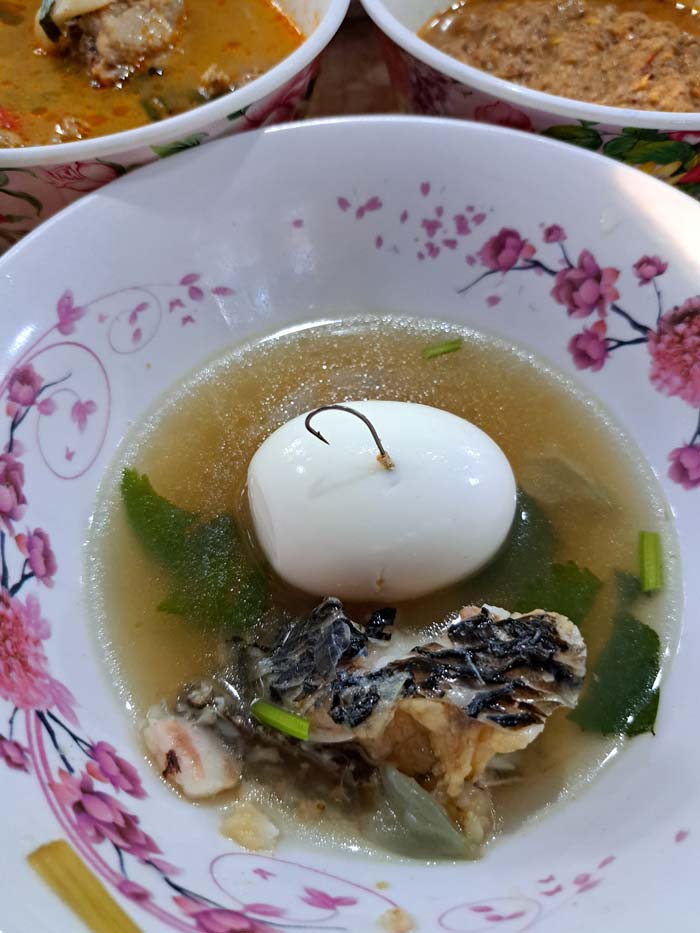 เบ็ดตกปลาในอาหาร