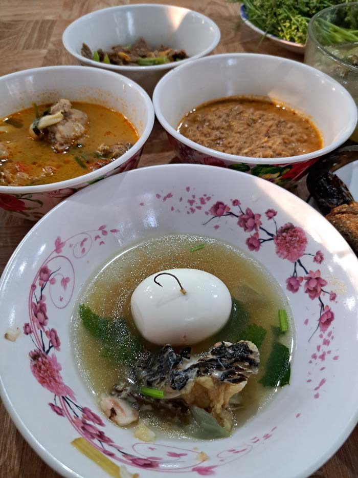 เบ็ดตกปลาในอาหาร