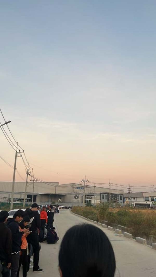 คนแห่สมัครงานโรงงาน