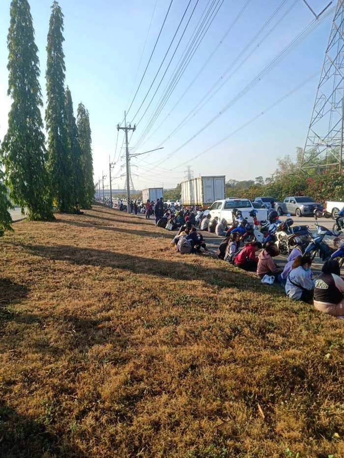 คนแห่สมัครงานโรงงาน