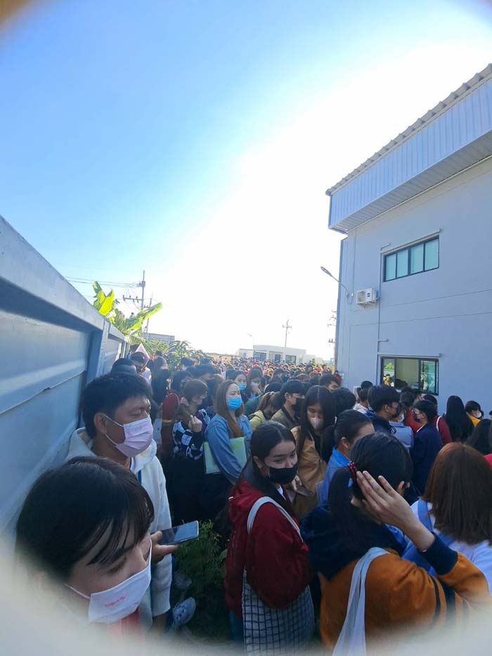 คนแห่สมัครงานโรงงาน