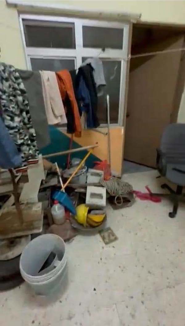 คนแปลกหน้าแอบเข้ามาอยู่ในห้องว่างอพาร์ตเมนต์