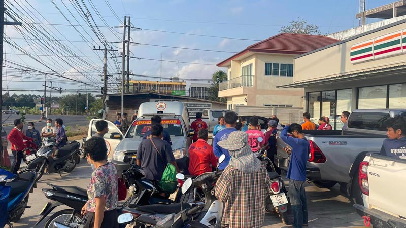 ท้องเสียตายในรถ