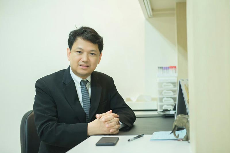 หมอฆนัท ครุธกูล