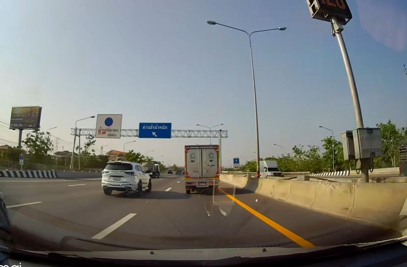 อุบัติเหตุรถชน