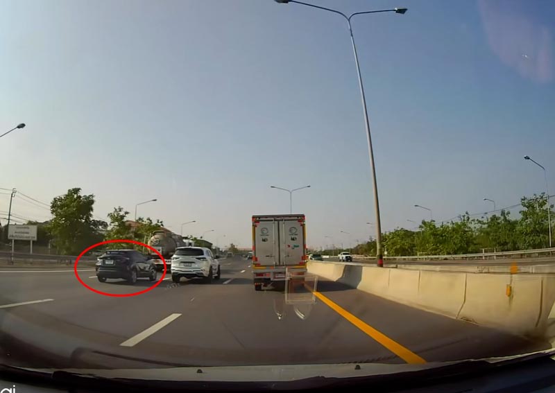 อุบัติเหตุรถชน