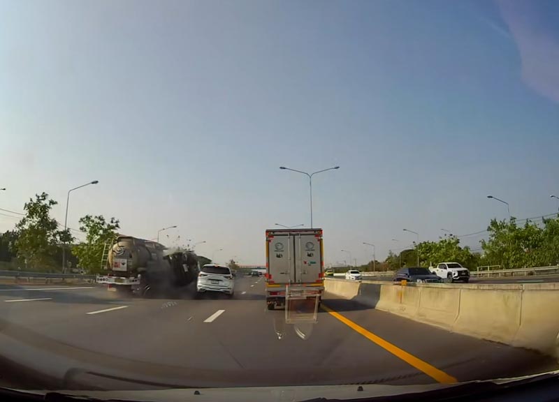 อุบัติเหตุรถชน