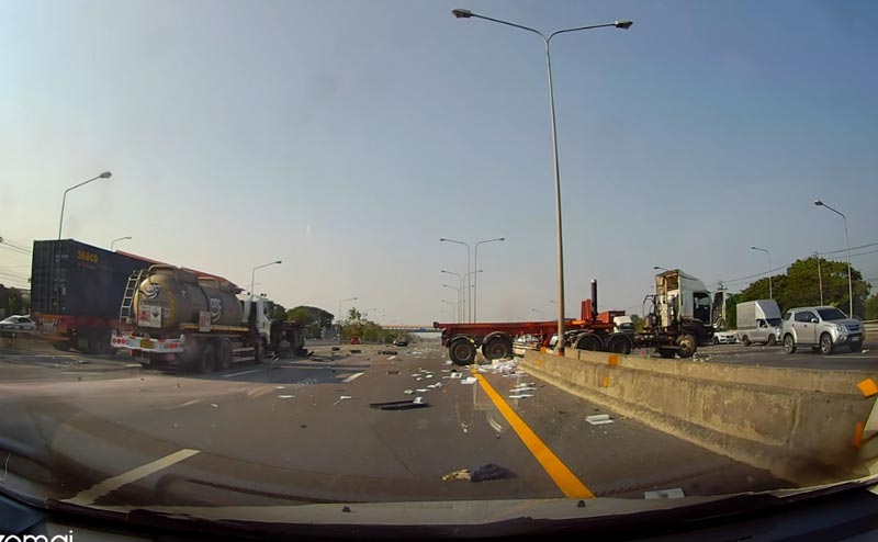 อุบัติเหตุรถชน