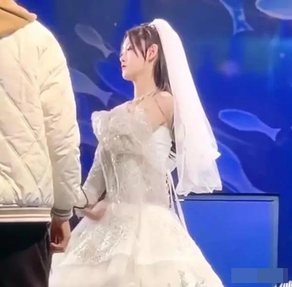 เจ้าสาวถอดชุด ยกเลิกงานแต่ง