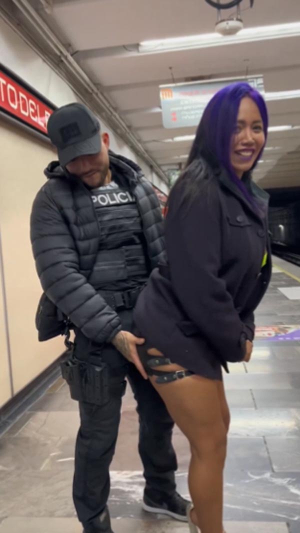 ดาราหนังโป๊ ถ่ายหนังโป๊ในรถไฟใต้ดิน