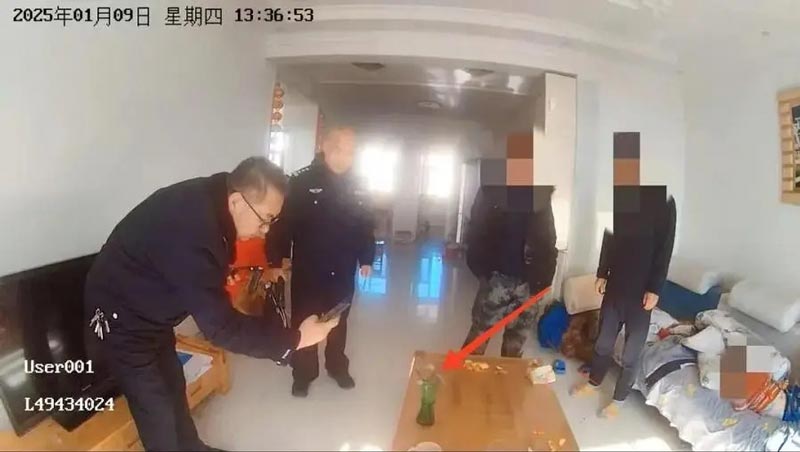 ลูกชายแสบ แค้นพ่อดุทำการบ้านไม่เสร็จเลยแจ้งความจับพ่อ