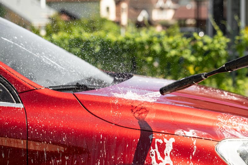 ล้างรถหน้าบ้าน