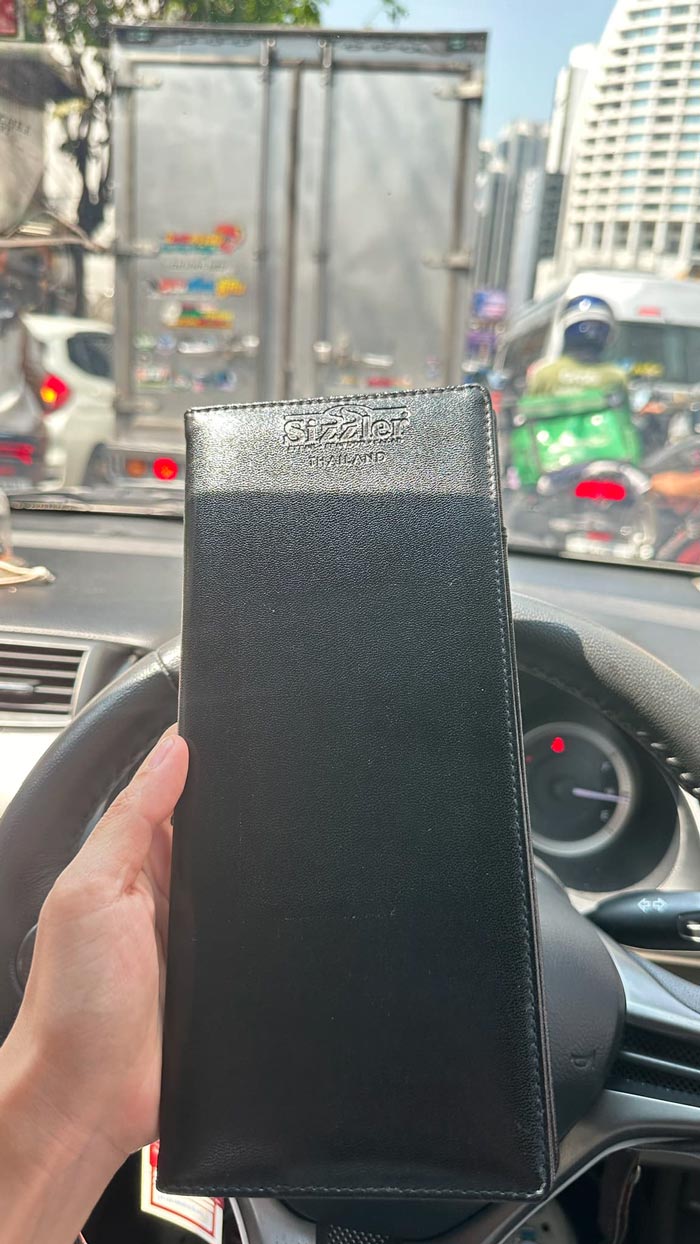 ลูกค้าหยิบบิลร้านอาหารตอนแผ่นดินไหว