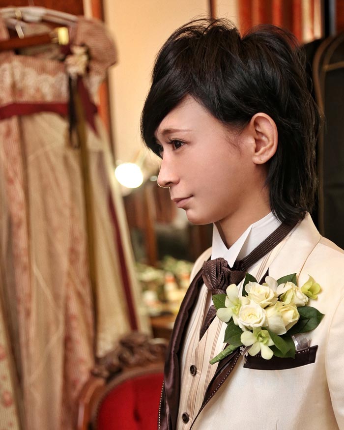 พ่อลูกแฝดนักร้องนำวงร็อก เข้าวงการแต่งหญิง