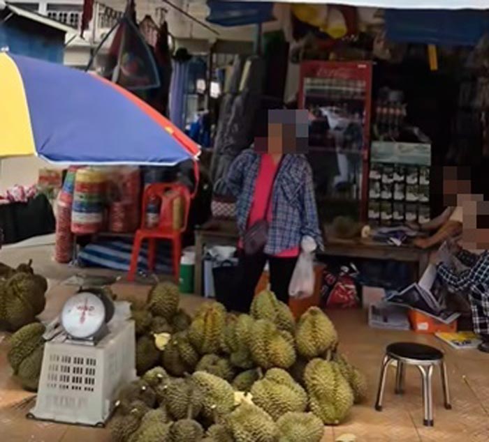 แม่ค้าทุเรียน