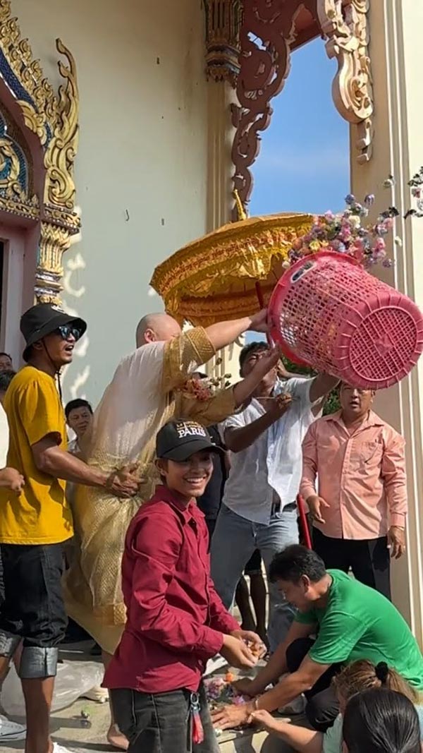 นาคสร้างตำนานโปรยทาน