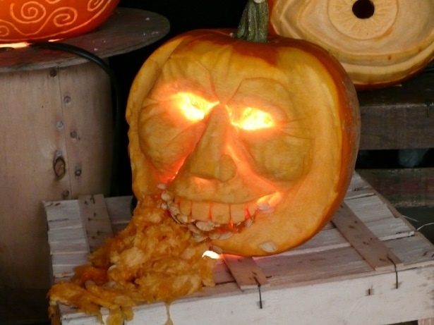 ฟักทองขี้เมา ไอเดียแกะสลักเก๋ ๆ รับวันฮาโลวีน