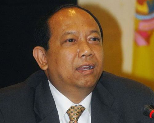 ธาริต เพ็งดิษฐ์