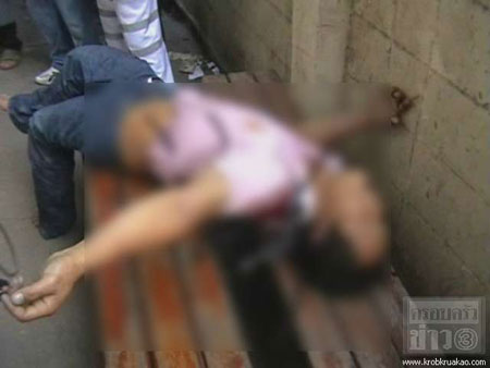 คนงานเมาพลัดตกตึก โดนเหล็กรั้วเสียบดับอนาถ