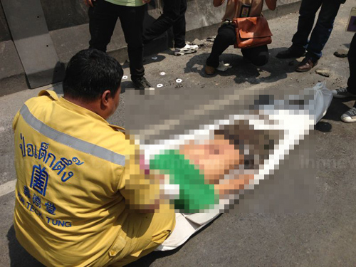 รถพ่วง 18 ล้อหลุด ทับคนงานบนสะพานไทย - เบลเยี่ยม