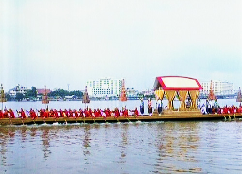 ขบวนพยุหยาตราทางชลมารค 2555