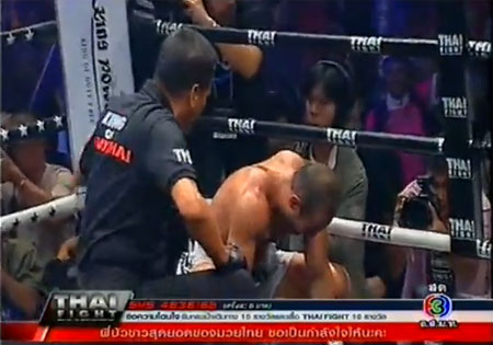 บัวขาว ไทยไฟต์ 2012