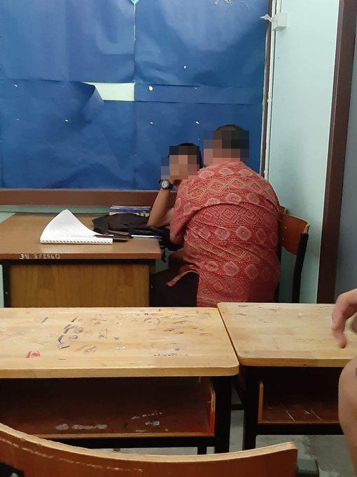 ครูเกย์จับนักเรียนชายสำเร็จใคร่แลกเกรด