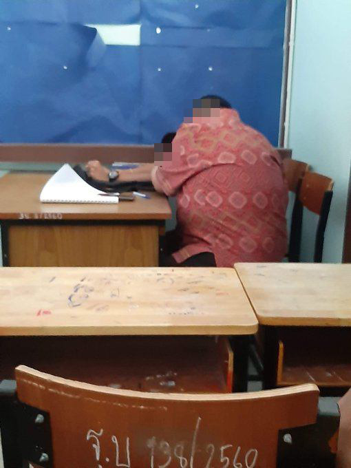 ครูเกย์จับนักเรียนชายสำเร็จใคร่แลกเกรด