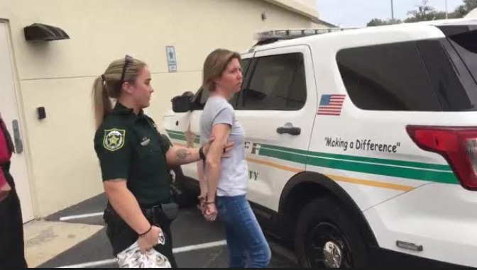 ฆ่ายัดกระเป๋าเดินทาง