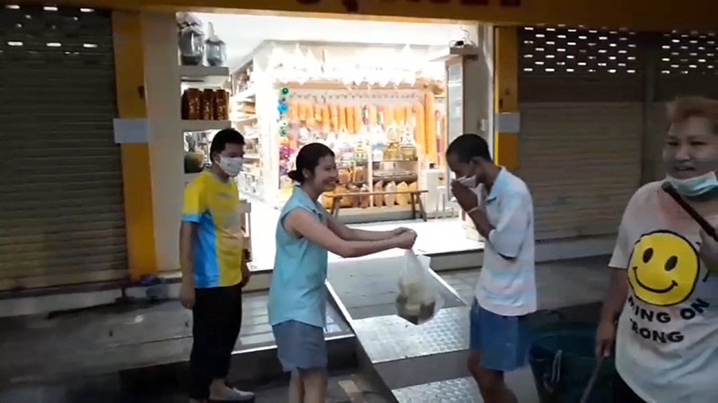 โจรขโมยกับข้าว