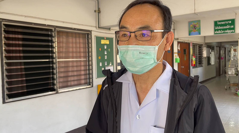 พนักงานเปล กระชากตาวัย 82