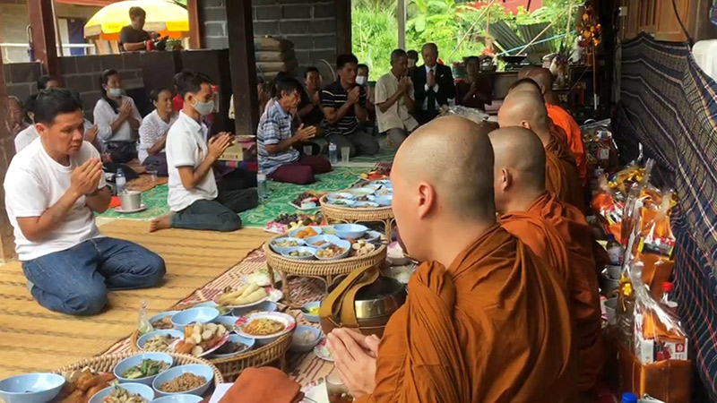 ครอบครัวน้องชมพู่ ทำบุญ 100 วัน