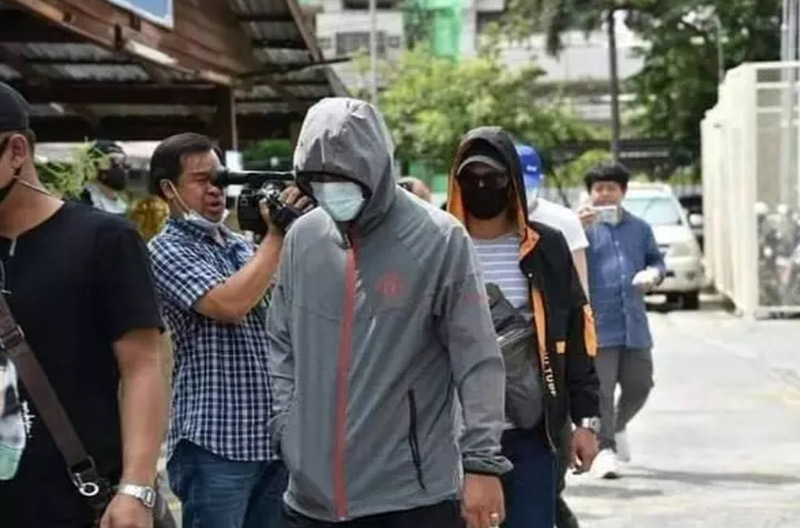 การ์ดกระทืบตำรวจ