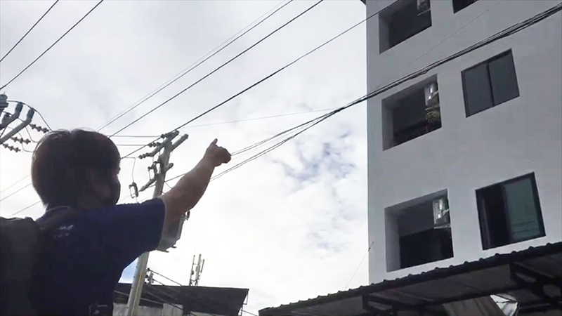 สาวกระโดดตึก เรื่องจิ้งหรีดทอด