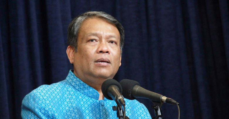 วัชระ เพชรทอง