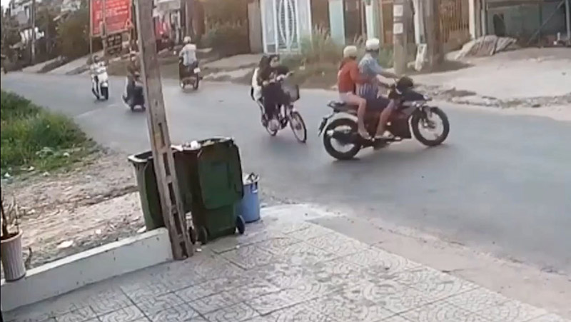 มอเตอร์ไซค์ตัดหน้า