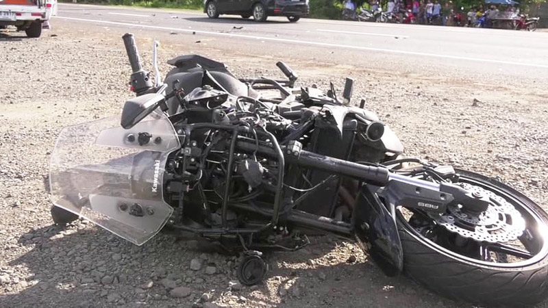 บิ๊กไบค์ชนรถพ่วง