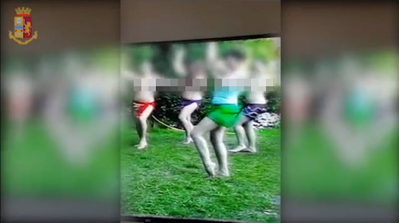 ข่มขืนผู้หญิง