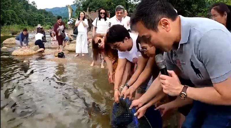 มูลนิธิธรรมดี ปล่อยปลาดุก ลงแม่น้ำคีรีวง