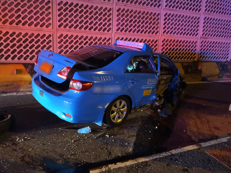 รถชนกัน