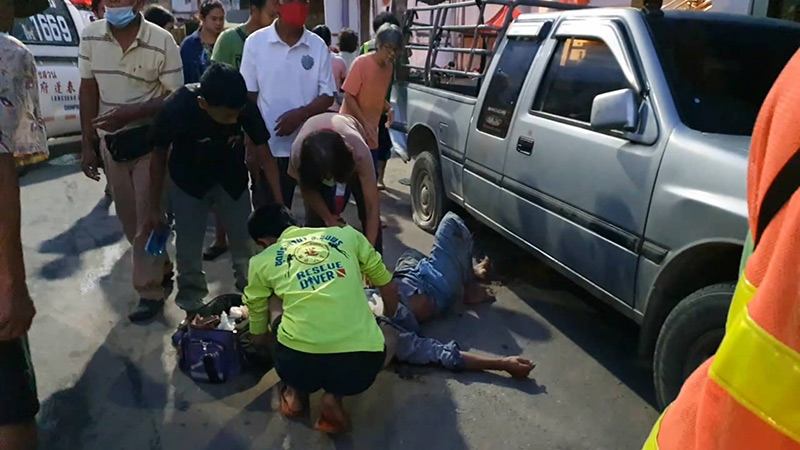 รถเก๋งแหกโค้ง ชนพระ-คนใส่บาตร